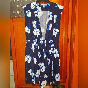 A Draper James Blue and White Floral Dress In A Size Medium. 100% Pima Cotton